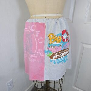 Upcycled t-skirt Curaco, Swiming Pigs Bahamas theme.  Streetwear.  One‎ Size